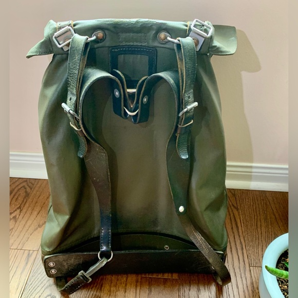 🔥HP🔥Vintage HIKING Back Pack with Leather Back and Shoulder Straps - Picture 7 of 15